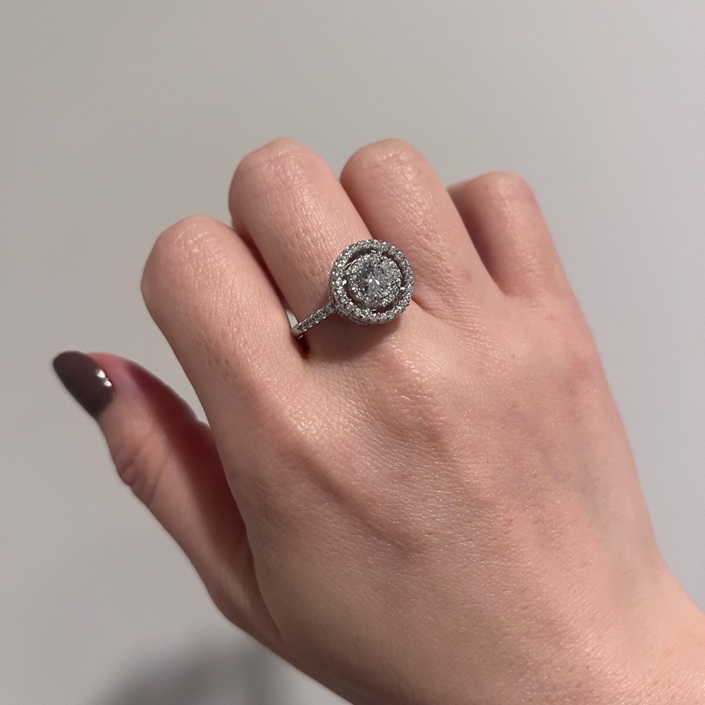 NWT Swarovski Fancy Halo Ring